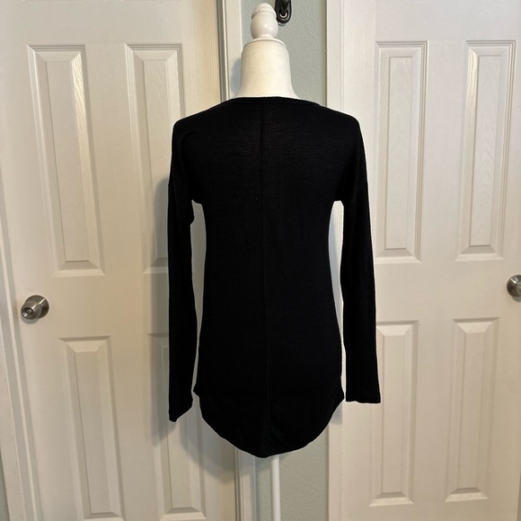 Abercrombie and Fitch Black Pullover Long Sleeve Shirt Size XS - Picture 6 of 6